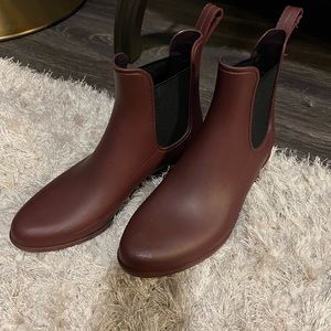 J Crew Size 8 burgundy ankle rain boots